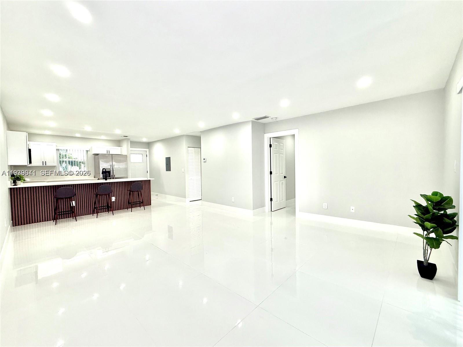 KARLAN TOWNHOUSE - Residential