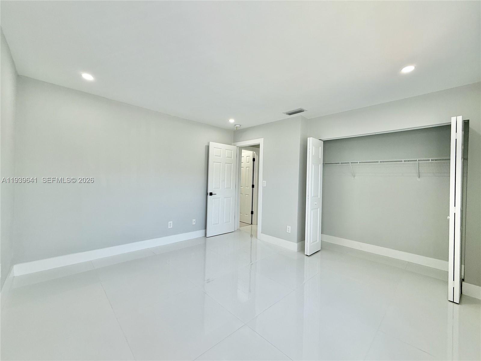 KARLAN TOWNHOUSE - Residential