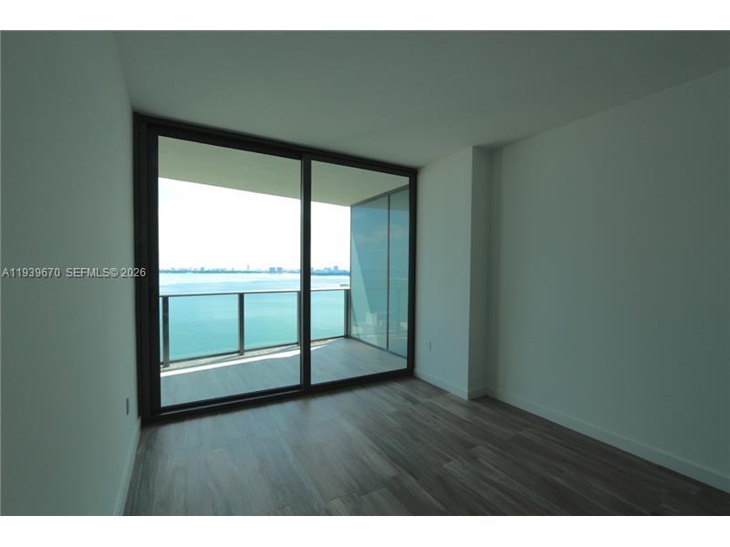 ICON BAY - Residential