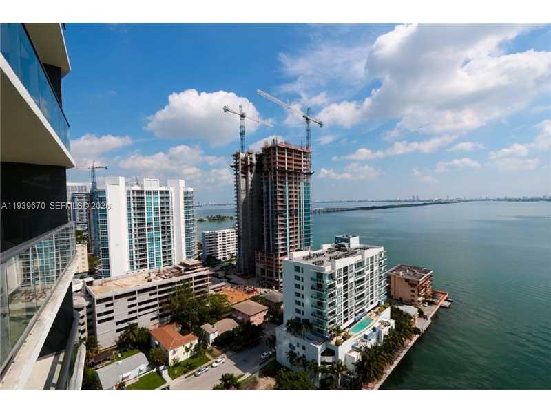 ICON BAY - Residential