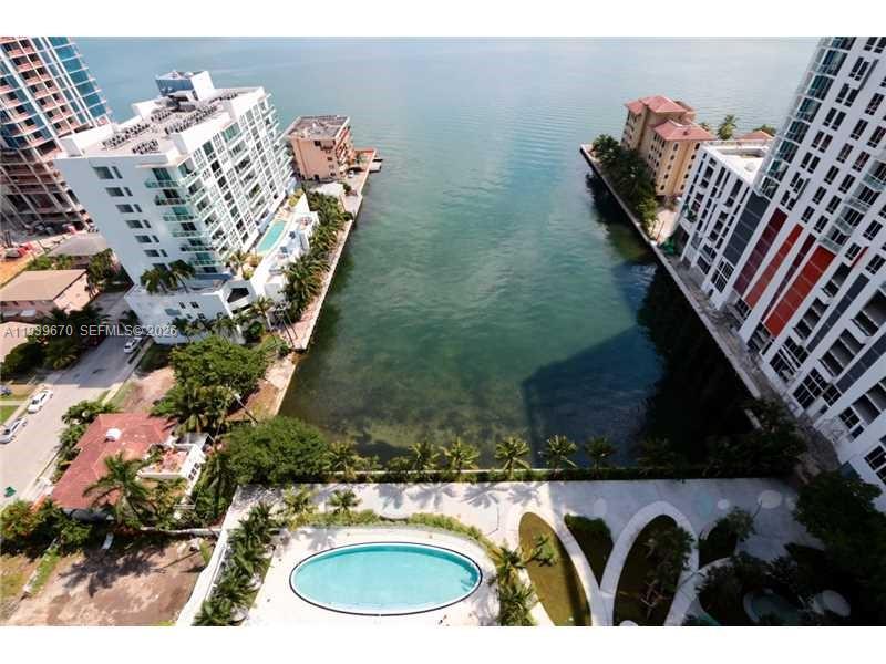ICON BAY - Residential
