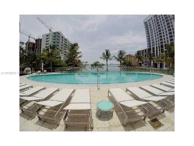 ICON BAY - Residential