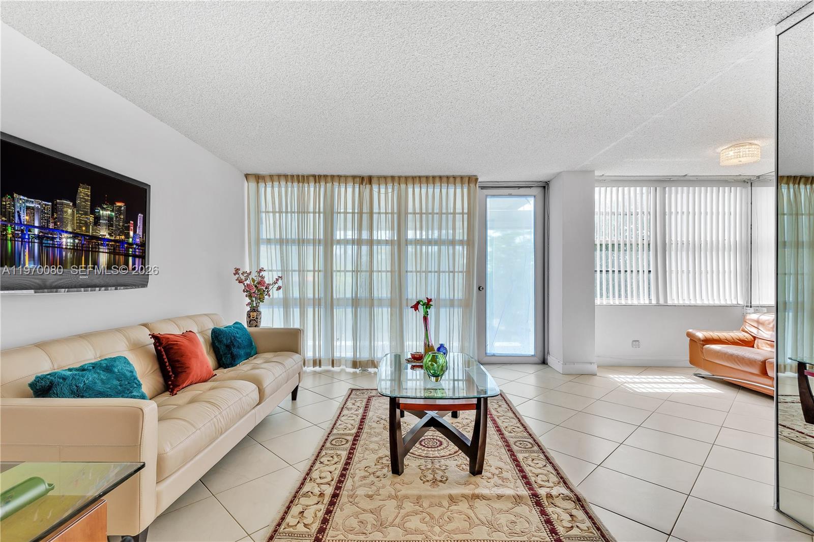 WINSTON TOWERS - Residential