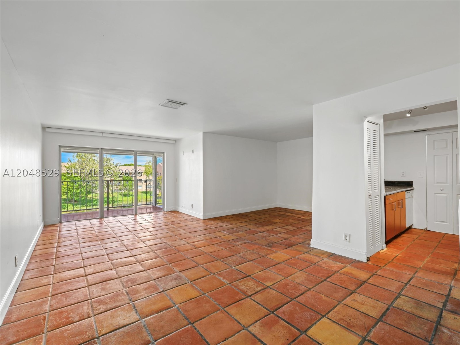 SOUTH LAKE VILLAS CONDO - Residential