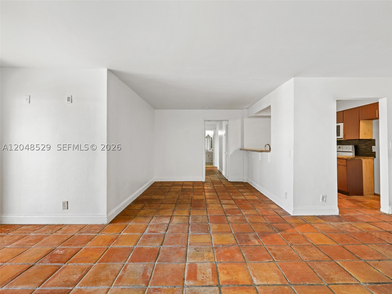 SOUTH LAKE VILLAS CONDO - Residential