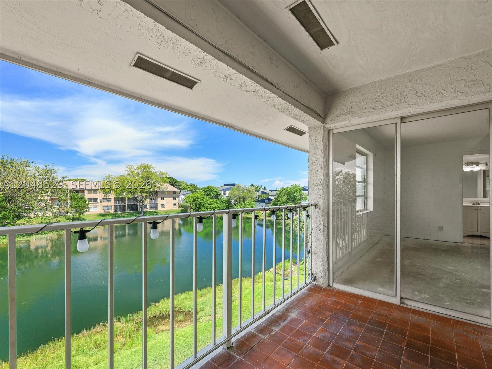 SOUTH LAKE VILLAS CONDO - Residential
