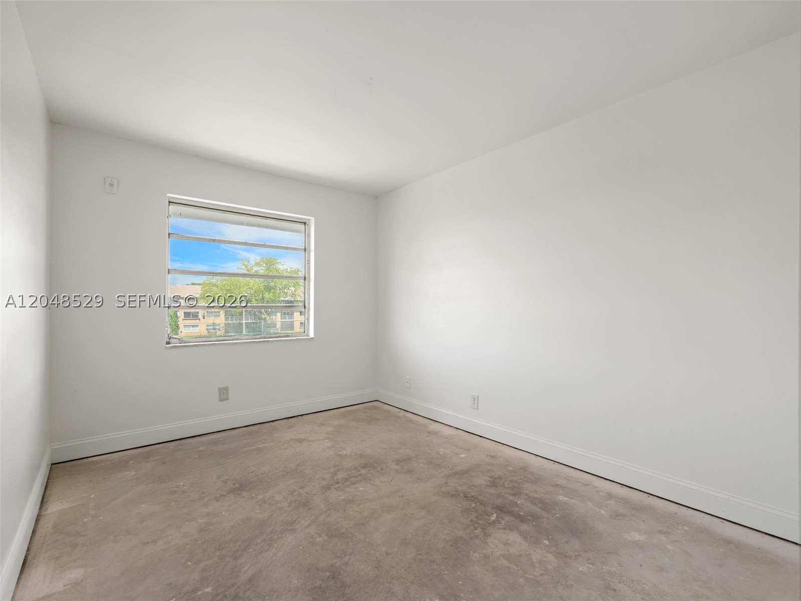 SOUTH LAKE VILLAS CONDO - Residential