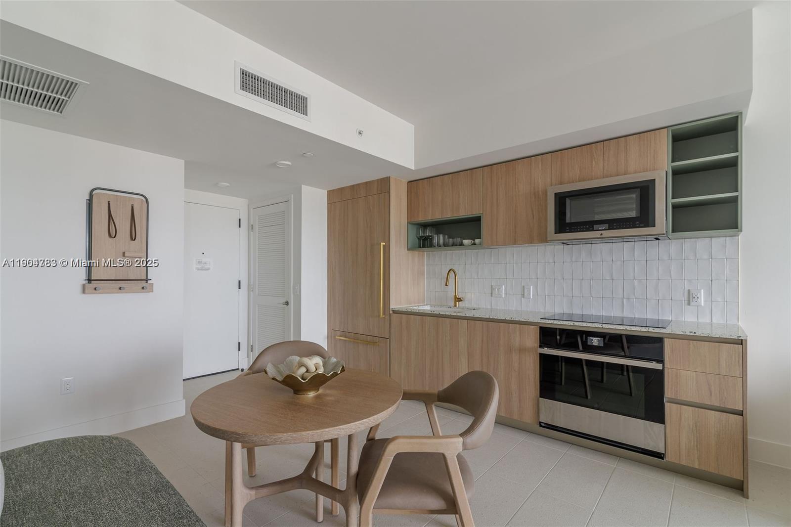 Brand-new 1BD/1BA residence at the short-term rental–friendly Natiivo/Gale Miami. This beautifully designed unit showcases stunning skyline views and a bright, open layout with floor-to-ceiling windows, modern finishes, and a sleek kitchen with premium appliances.

Enjoy world-class amenities including a resort-style pool, fitness center, spa, and rooftop lounge with panoramic city views. 

Purchase through the corporation to include one assigned valet parking space. 

Motivated seller!