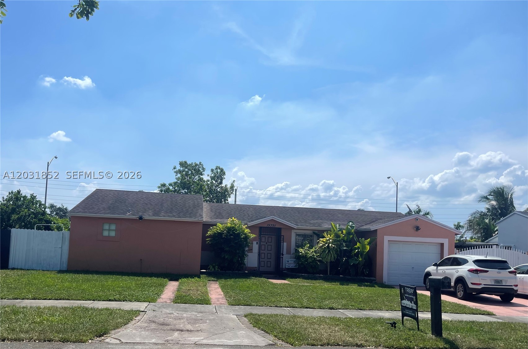 COUNTRY LAKE MANORS SEC 3 - Residential