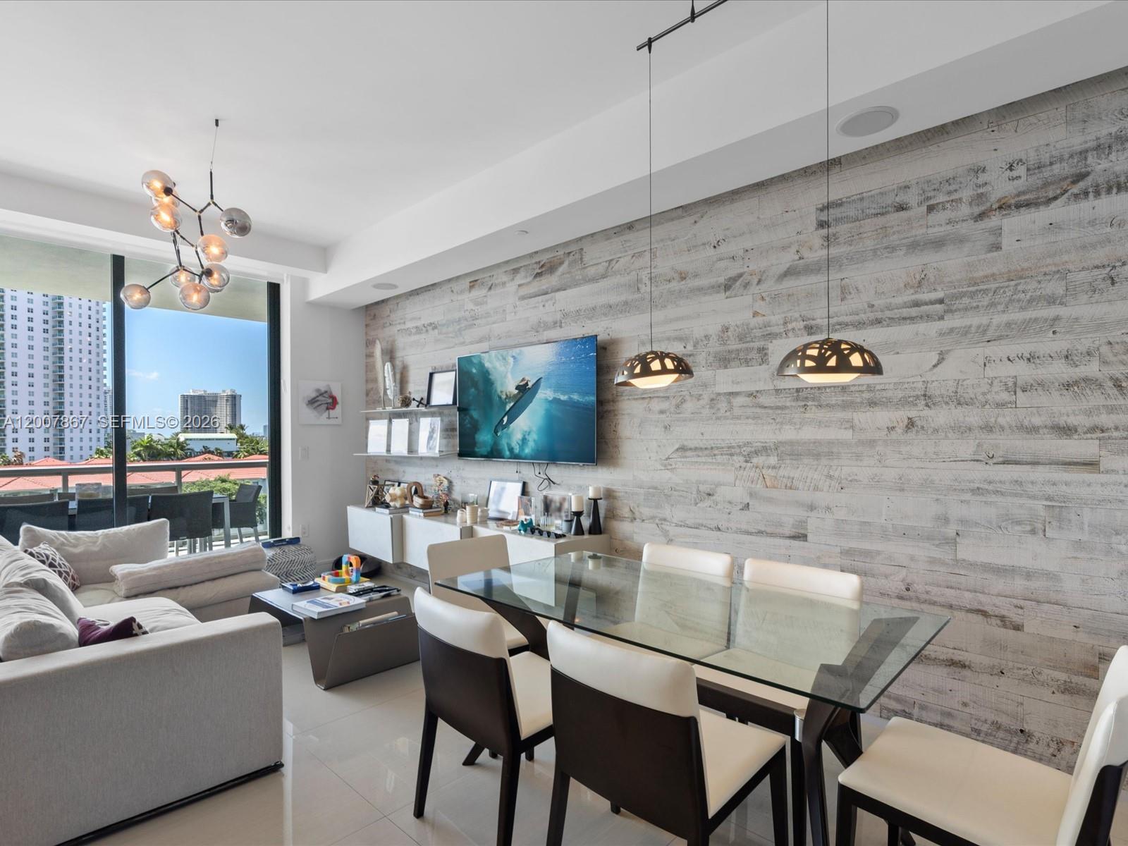 ECHO CONDO - Residential