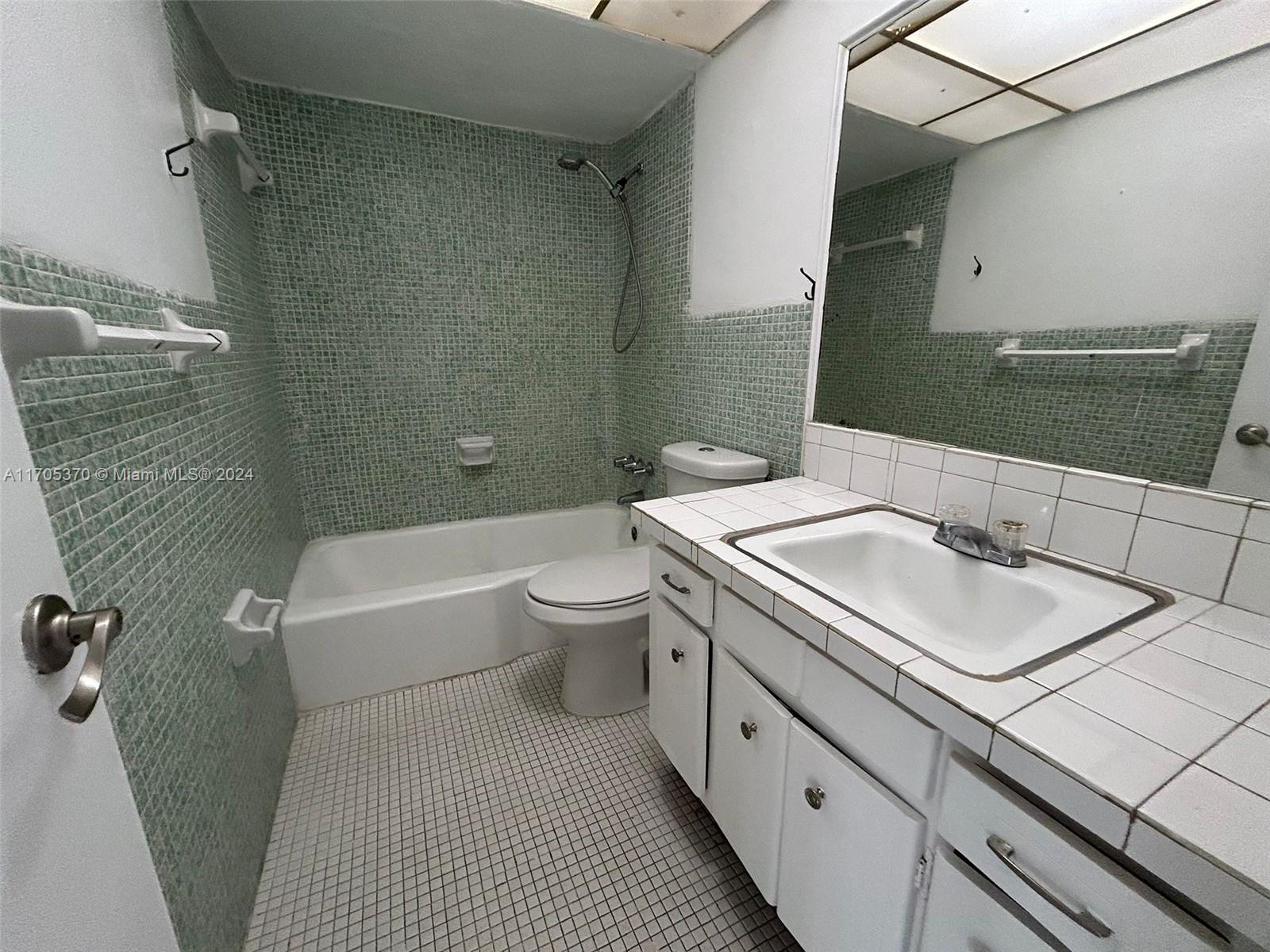 SUTTON HOUSE CONDO - Residential