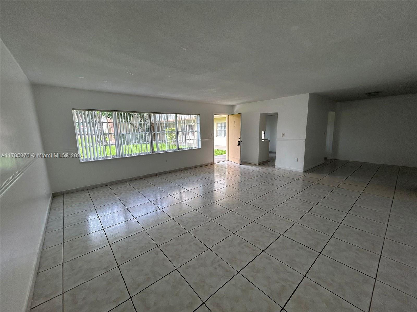 SUTTON HOUSE CONDO - Residential