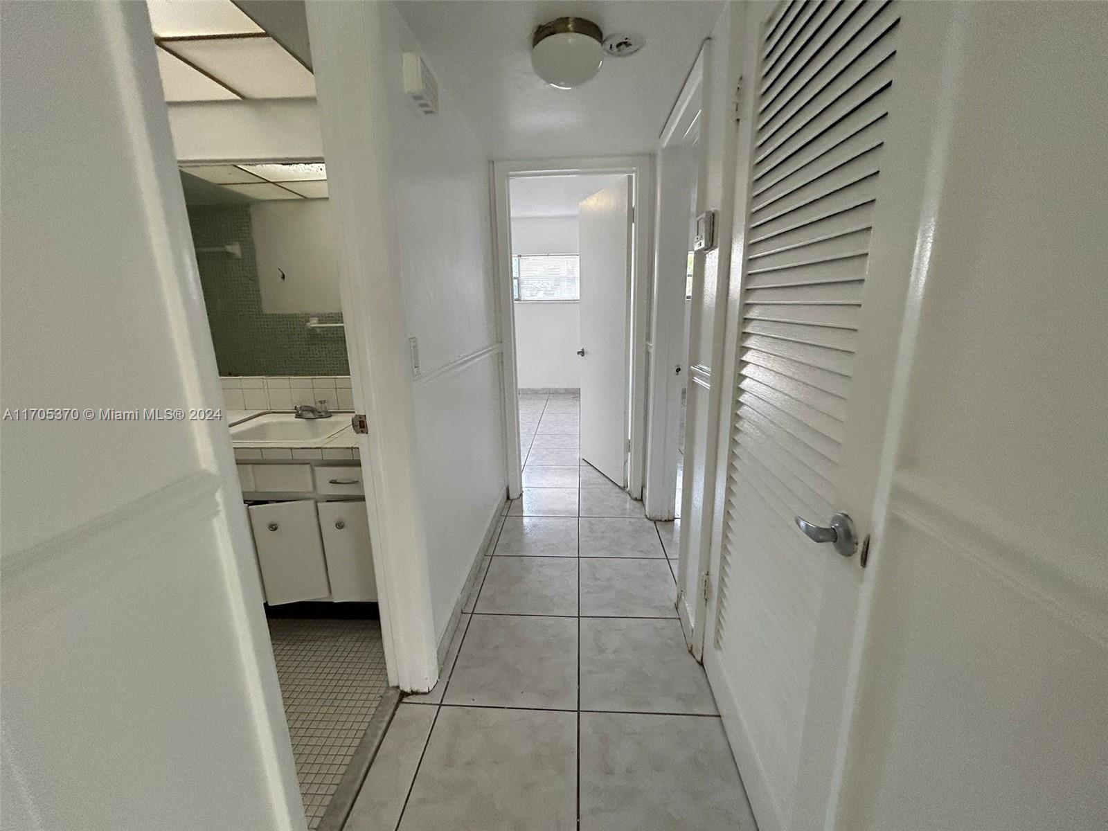 SUTTON HOUSE CONDO - Residential