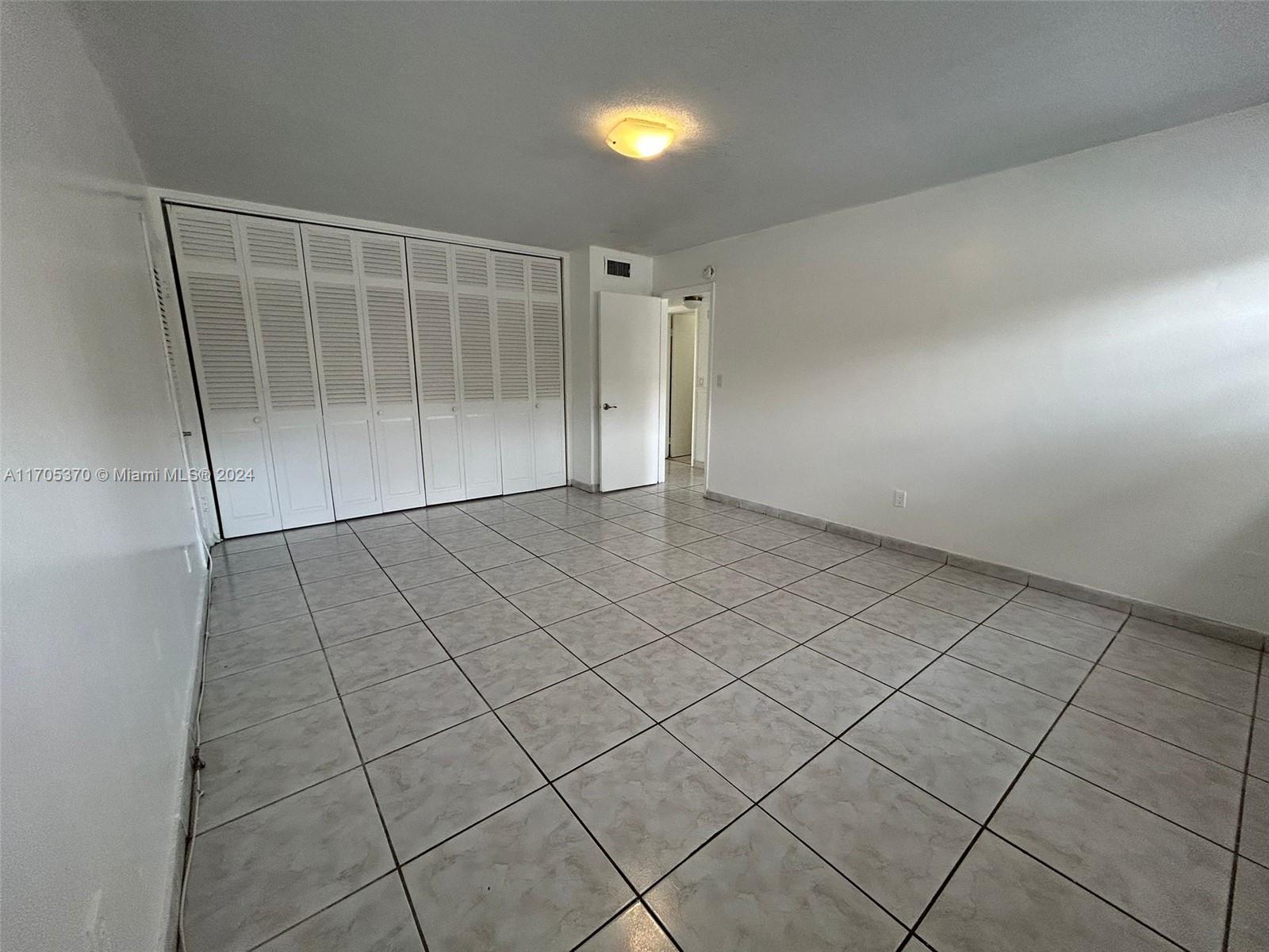 SUTTON HOUSE CONDO - Residential