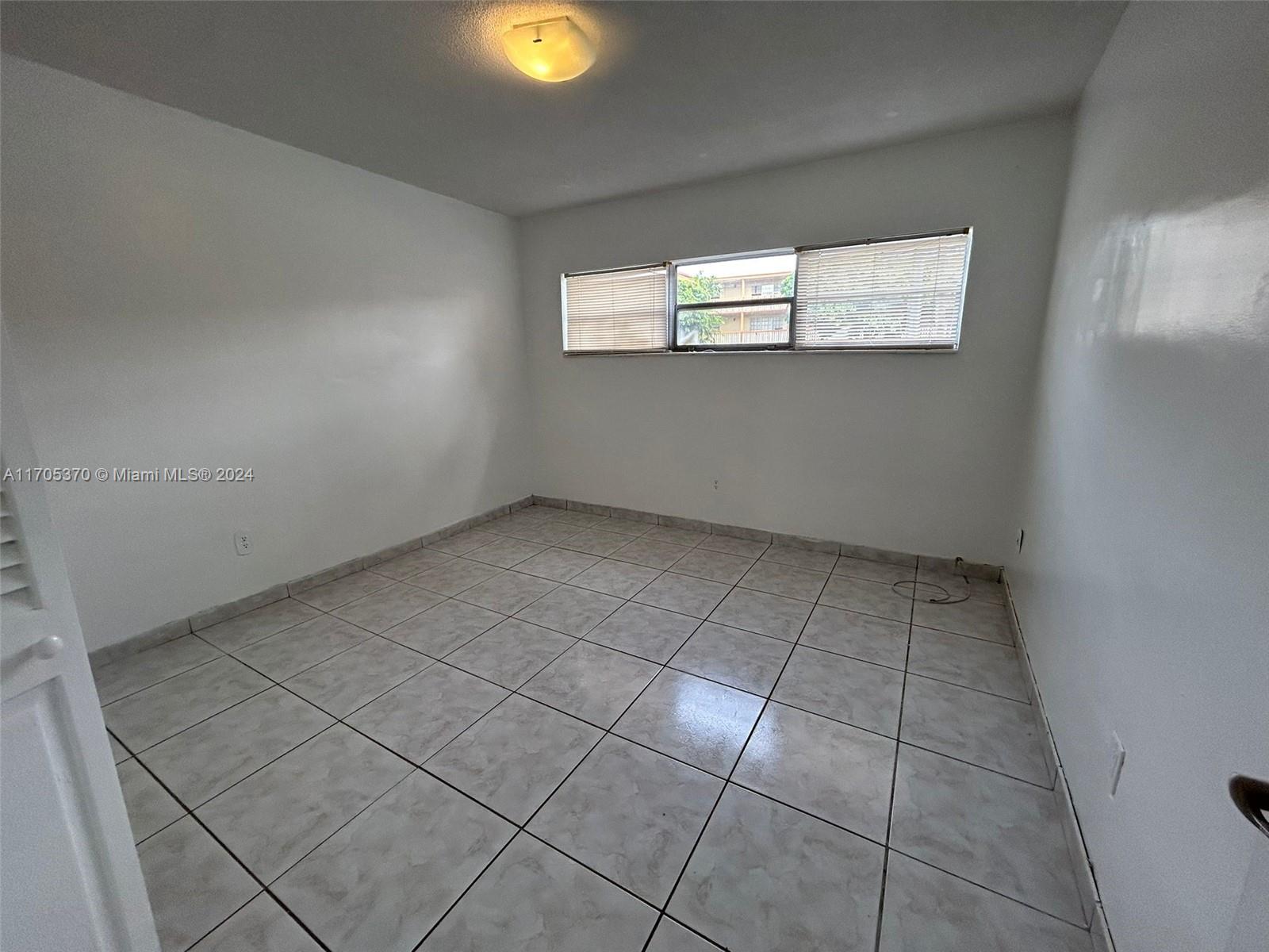 SUTTON HOUSE CONDO - Residential