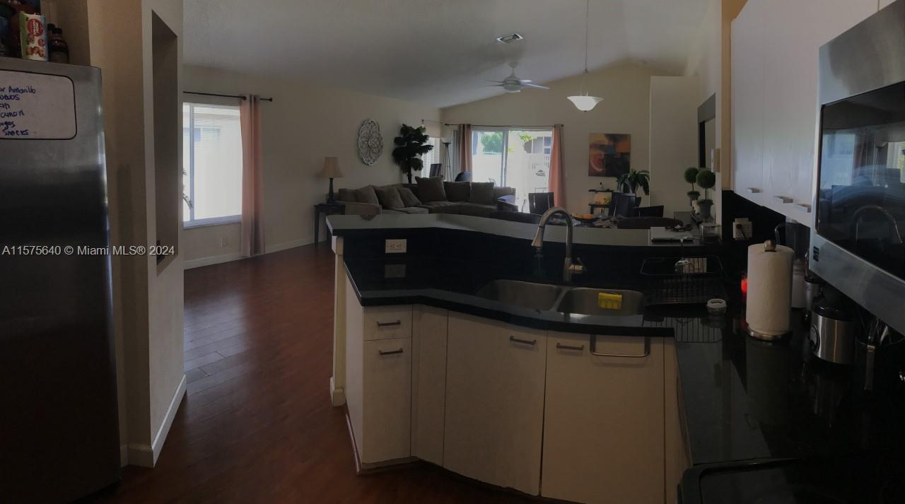 SECTOR 2-PARCELS 1 2 3 4 - Residential Lease