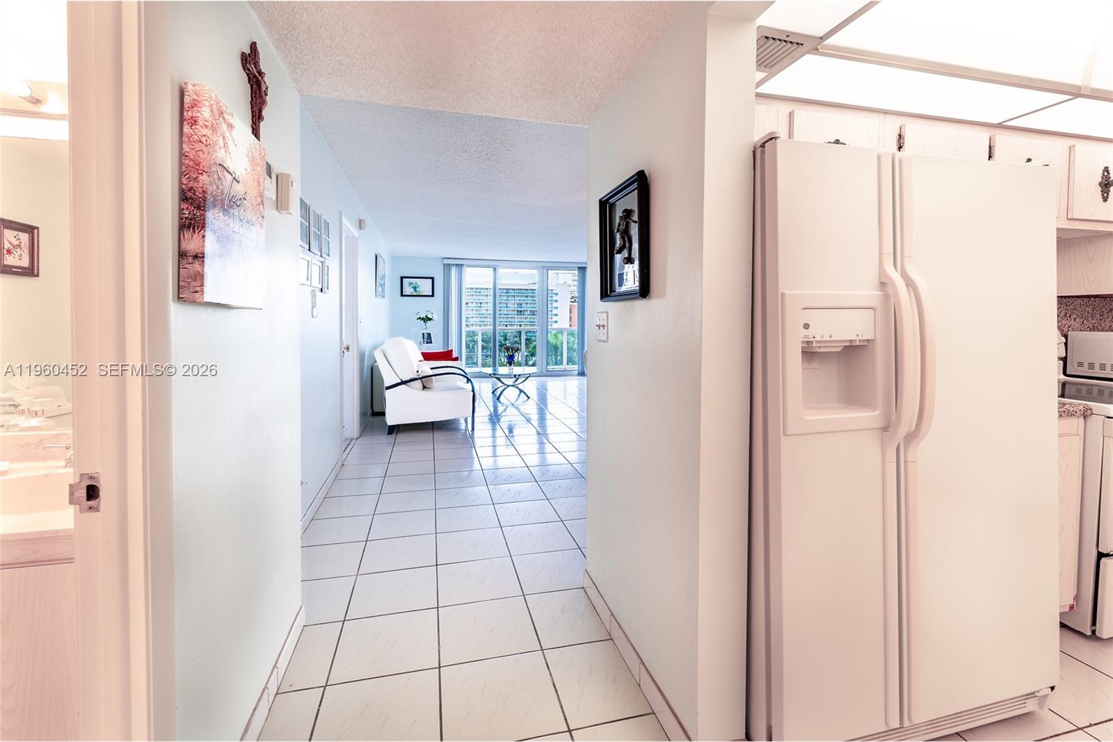 HALLMARK OF HOLLYWOOD CON - Residential