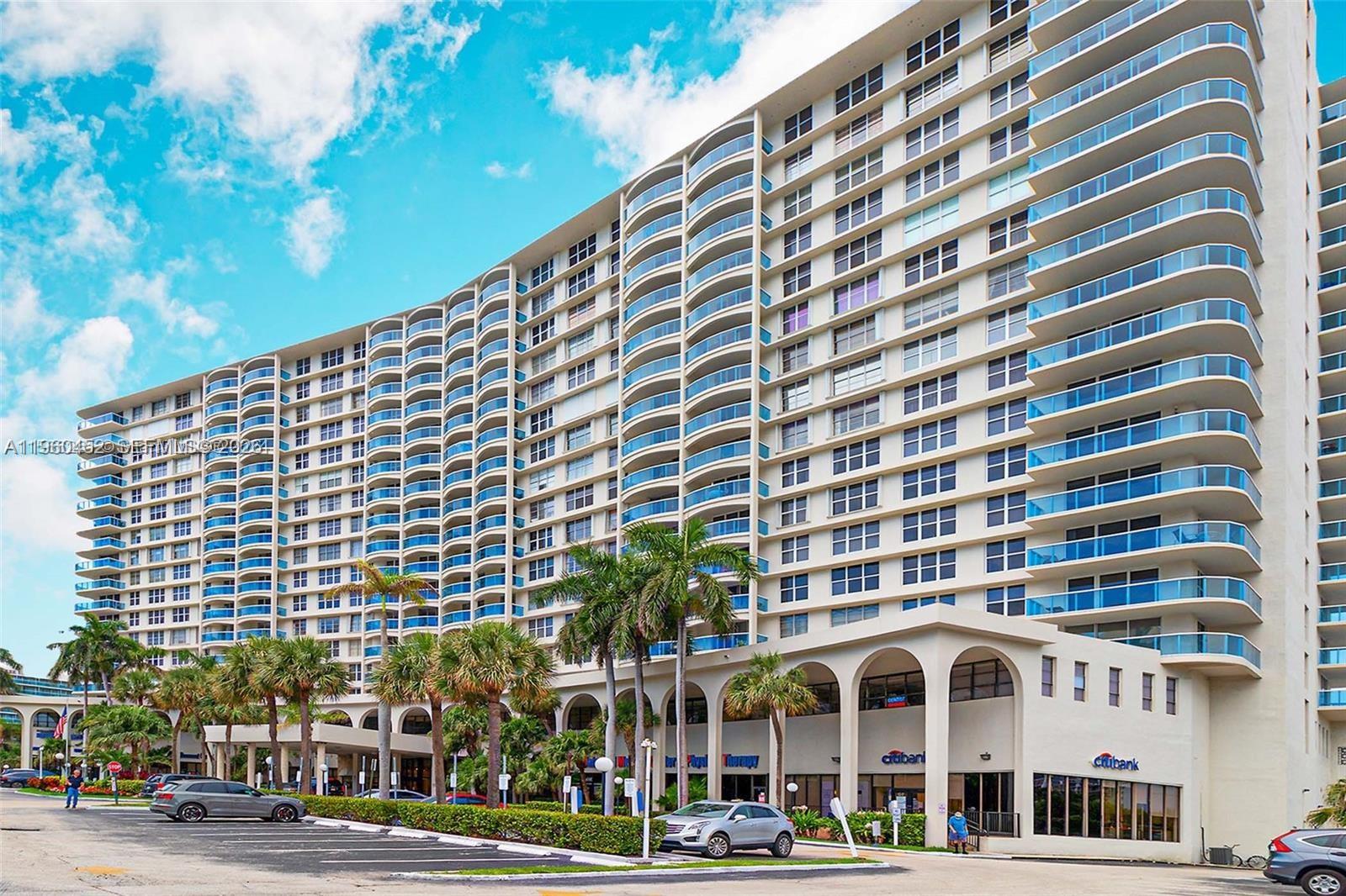 HALLMARK OF HOLLYWOOD CON - Residential