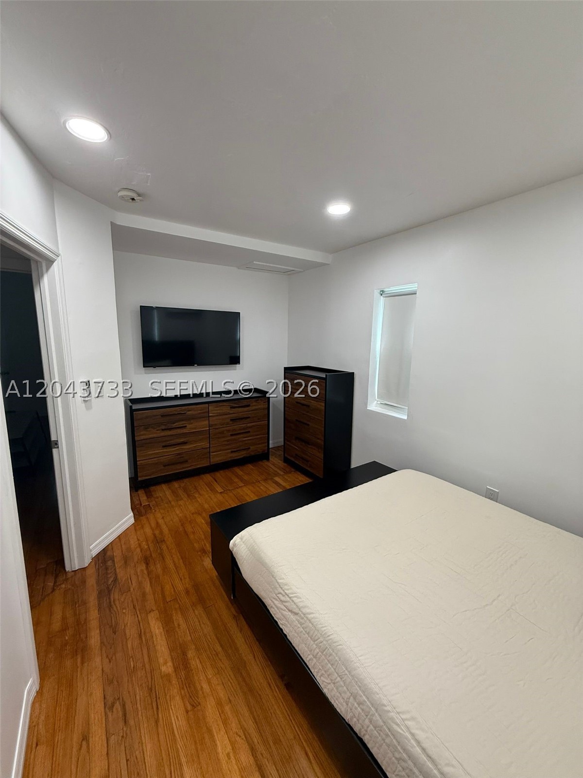BAYWOOD - Residential Lease