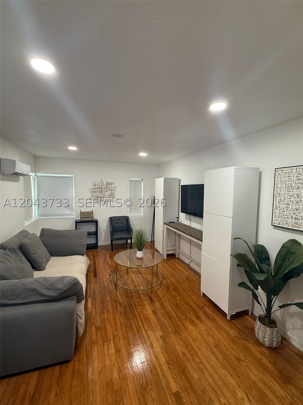 BAYWOOD - Residential Lease