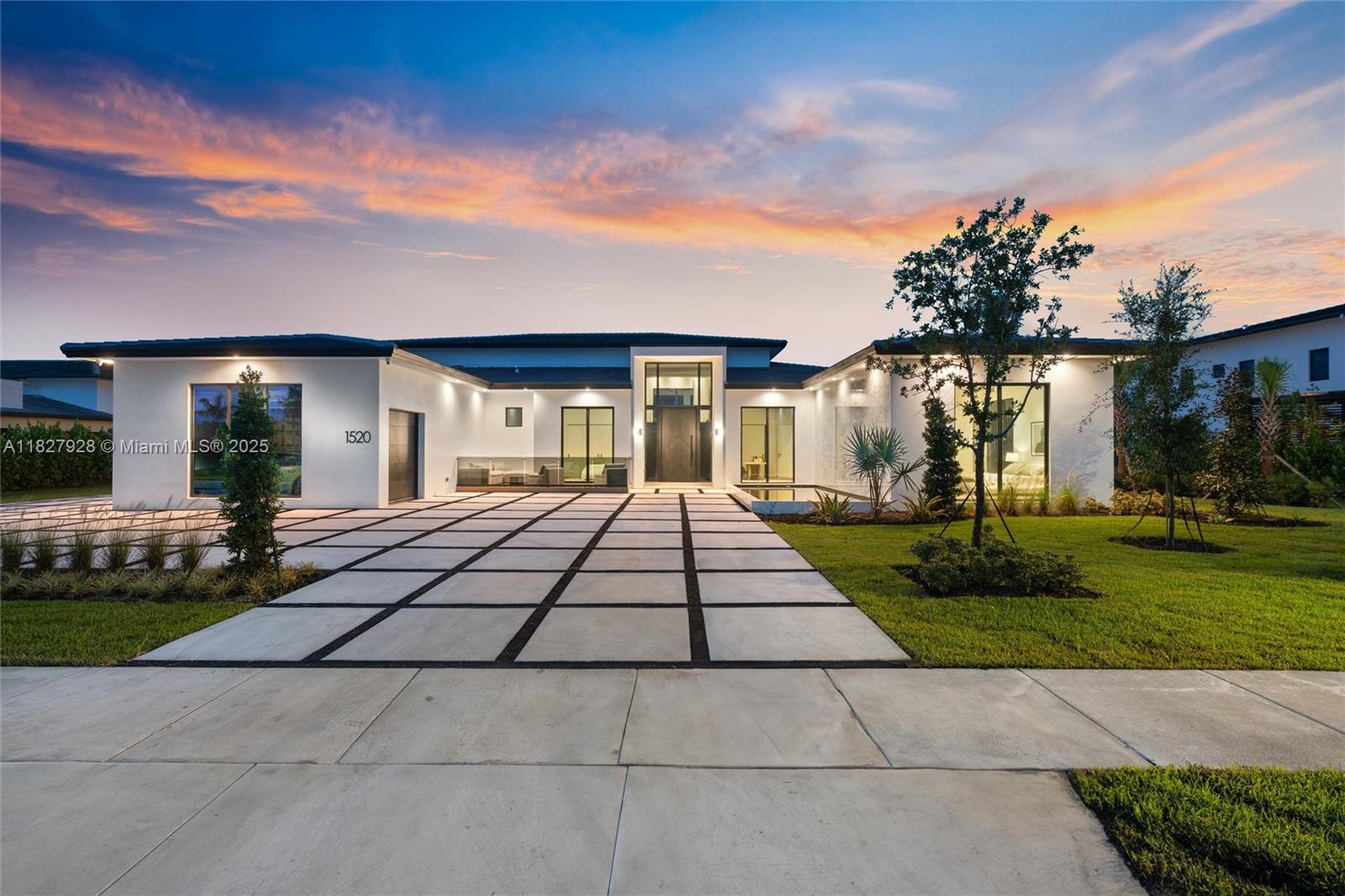 ZONA WEST - Residential