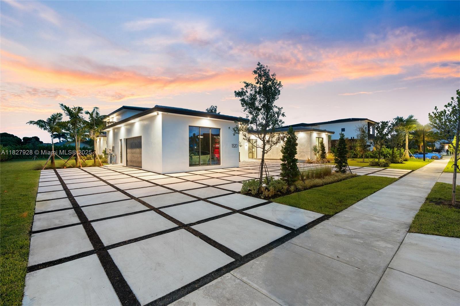 ZONA WEST - Residential