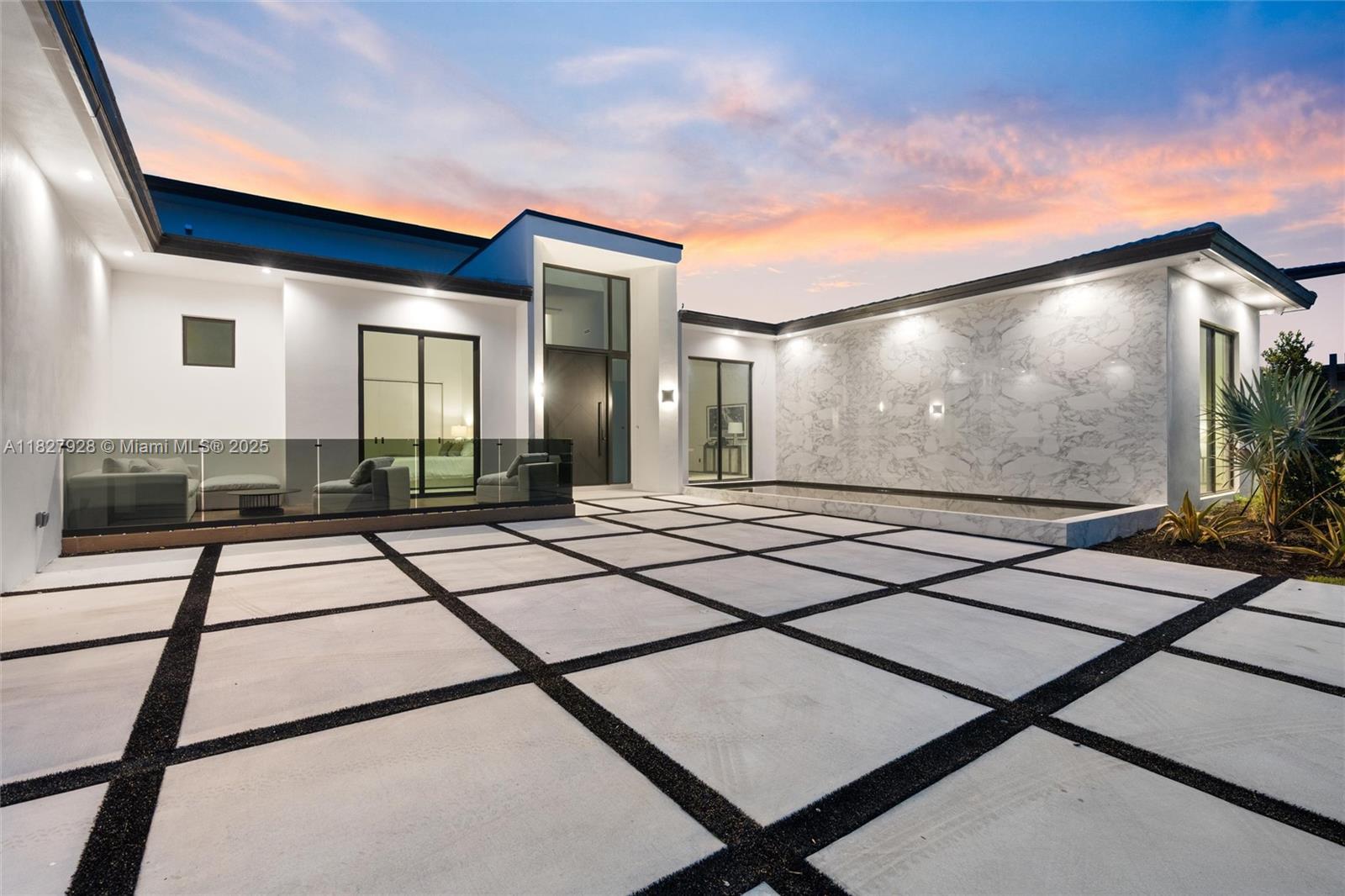 ZONA WEST - Residential