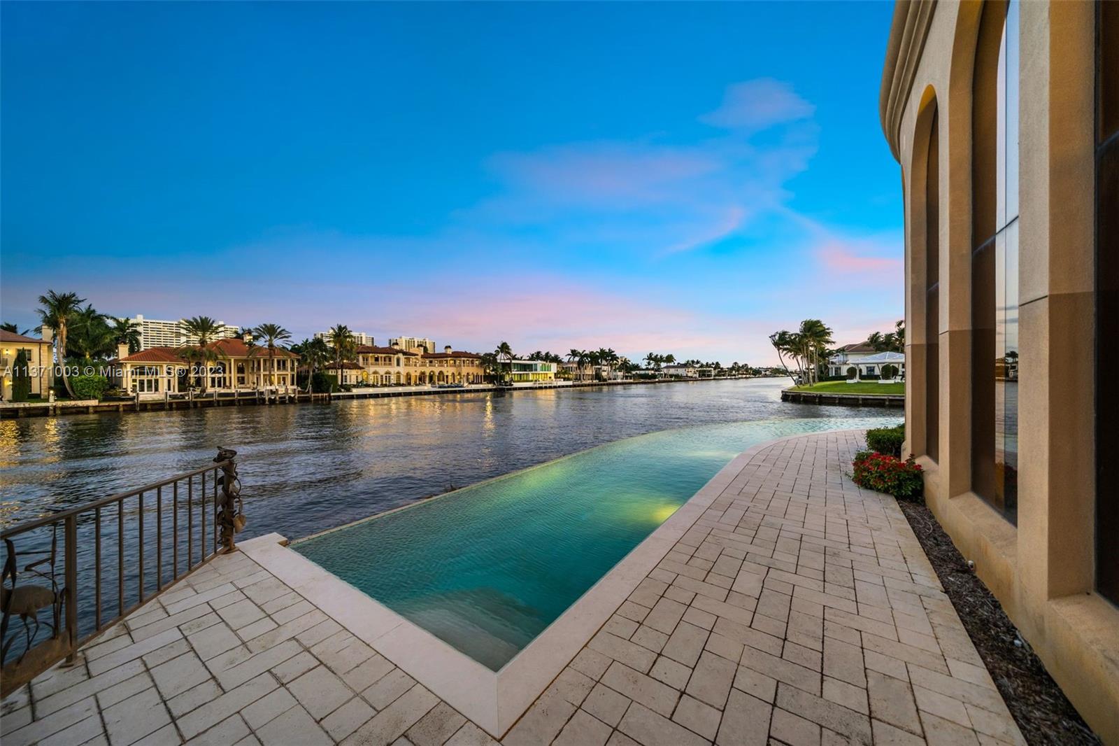 ROYAL PALM YACHT & COUNTR - Residential