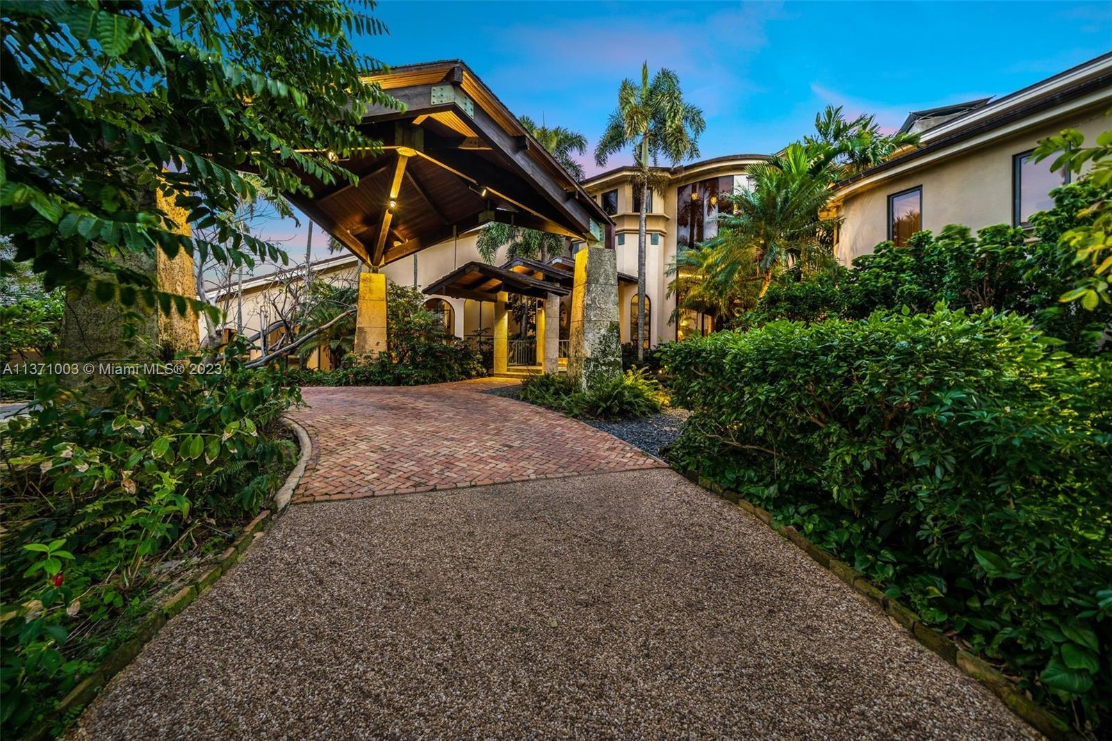 ROYAL PALM YACHT & COUNTR - Residential