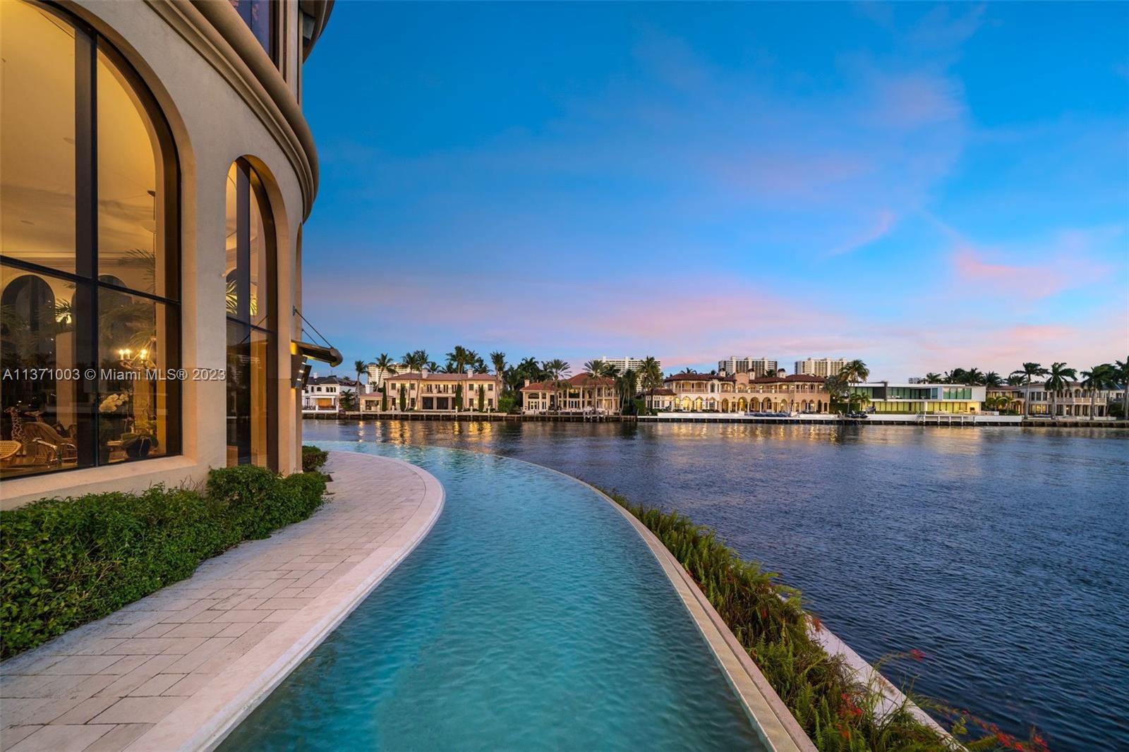 ROYAL PALM YACHT & COUNTR - Residential