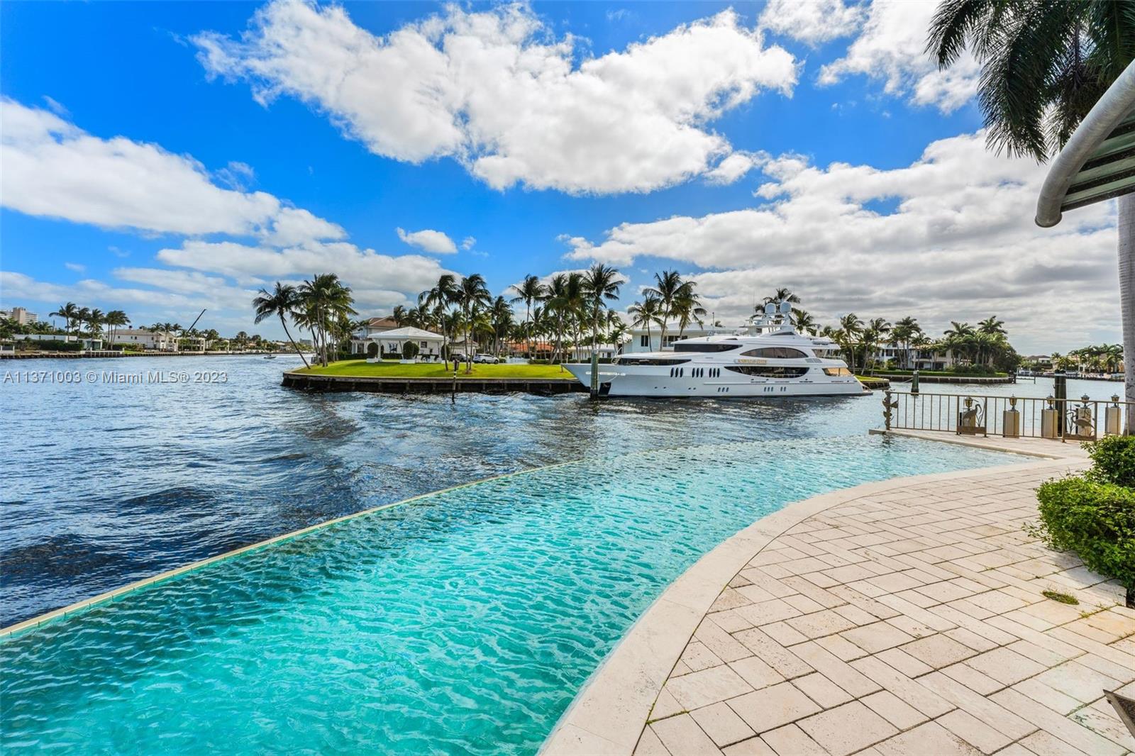 ROYAL PALM YACHT & COUNTR - Residential