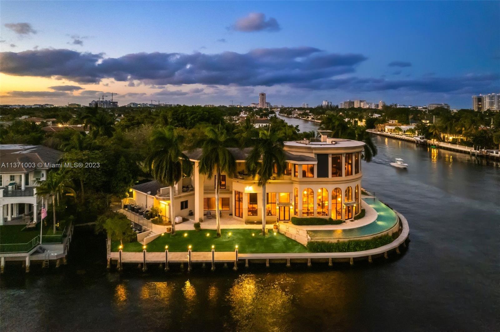 ROYAL PALM YACHT & COUNTR - Residential