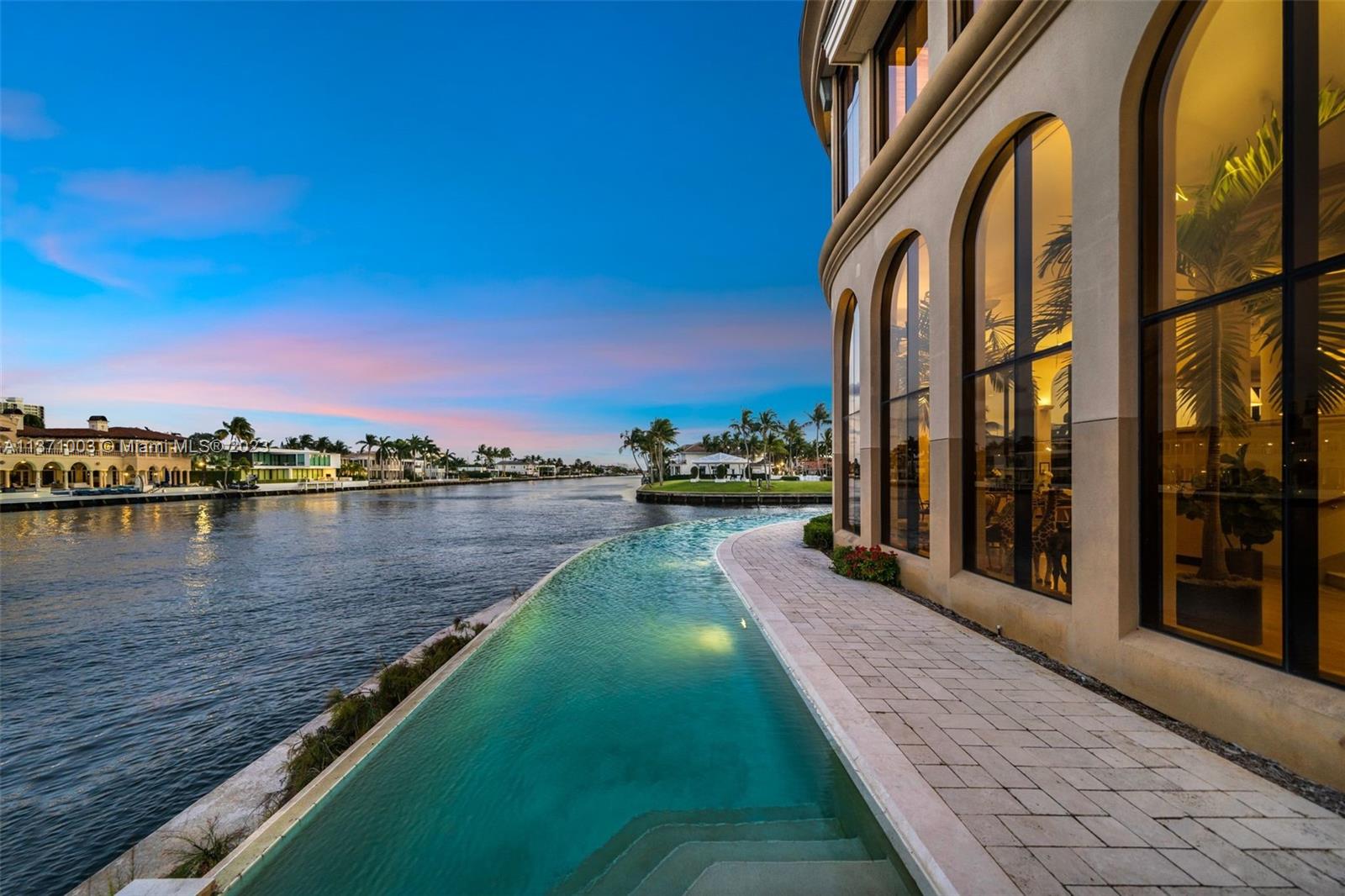 ROYAL PALM YACHT & COUNTR - Residential