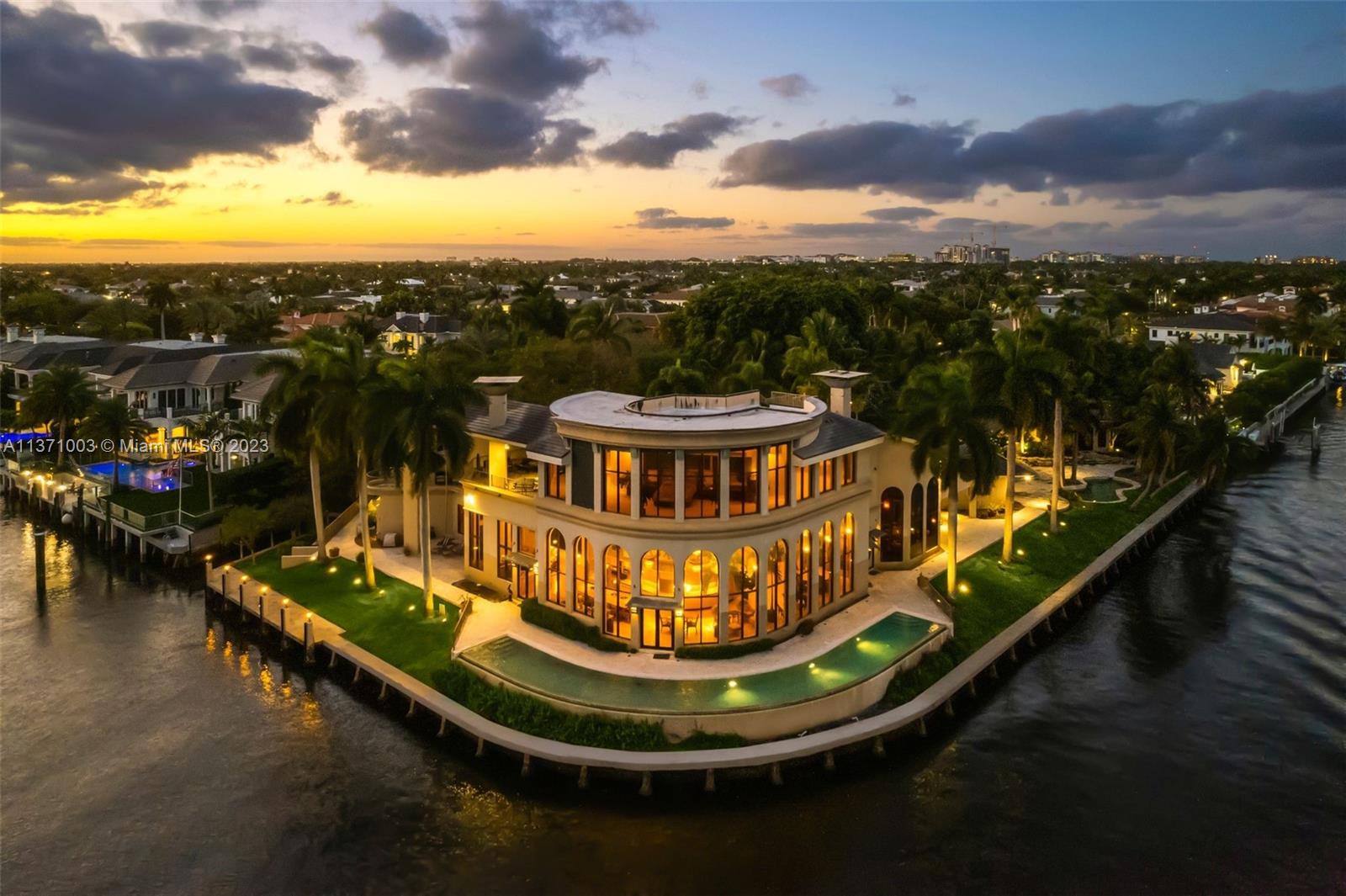 ROYAL PALM YACHT & COUNTR - Residential