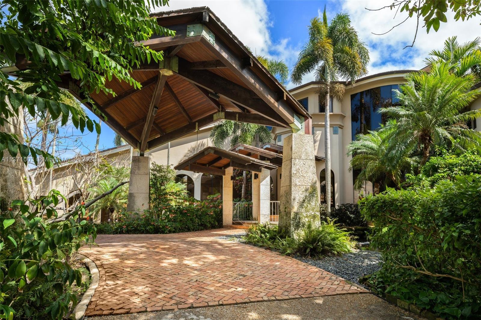 ROYAL PALM YACHT & COUNTR - Residential