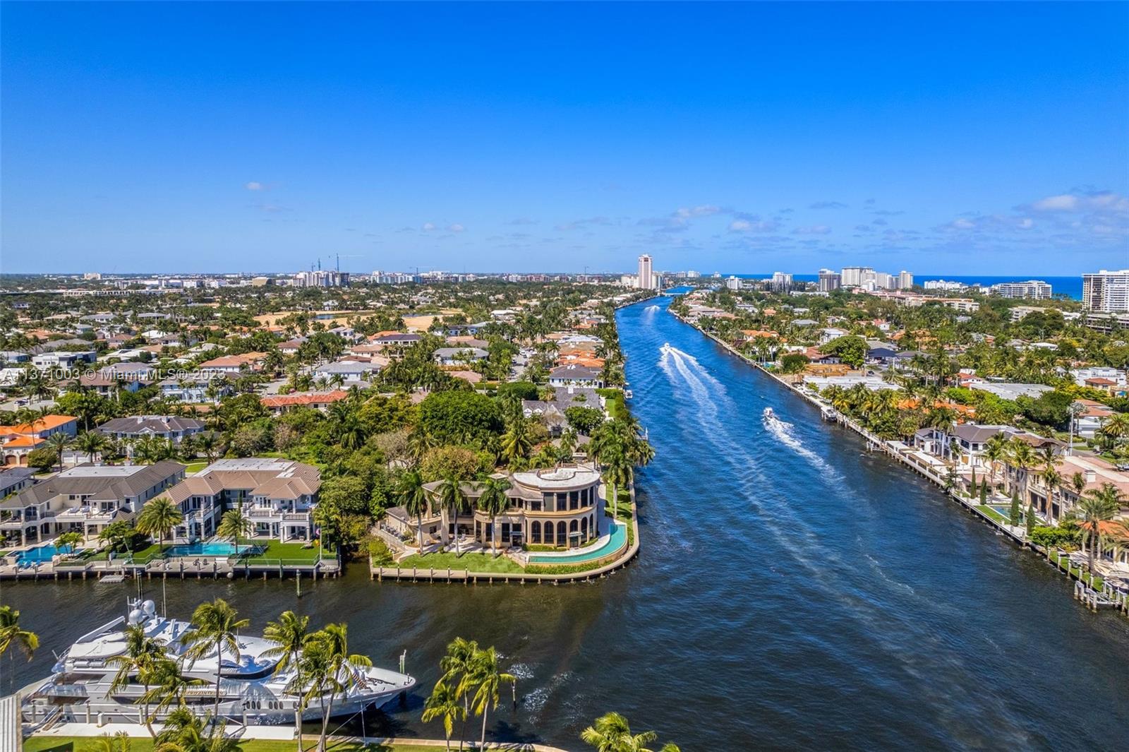 ROYAL PALM YACHT & COUNTR - Residential