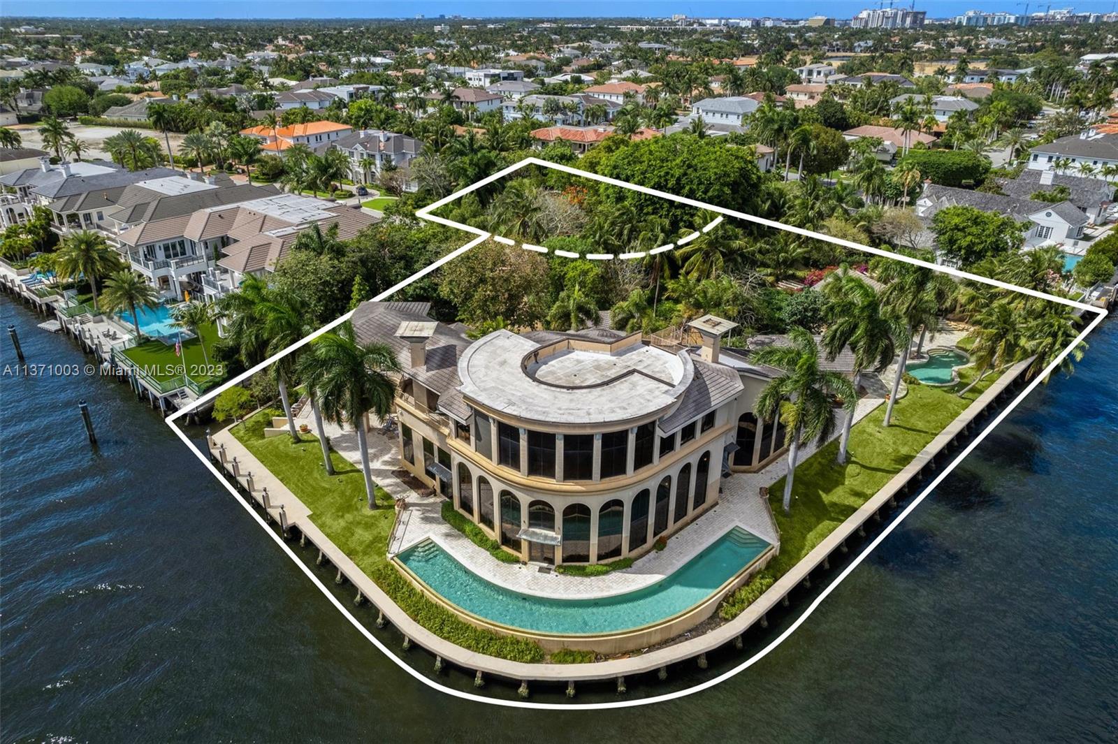 ROYAL PALM YACHT & COUNTR - Residential