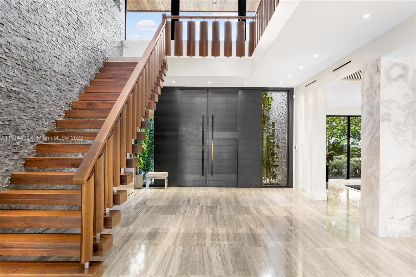 GOLDEN BEACH SEC F - Residential