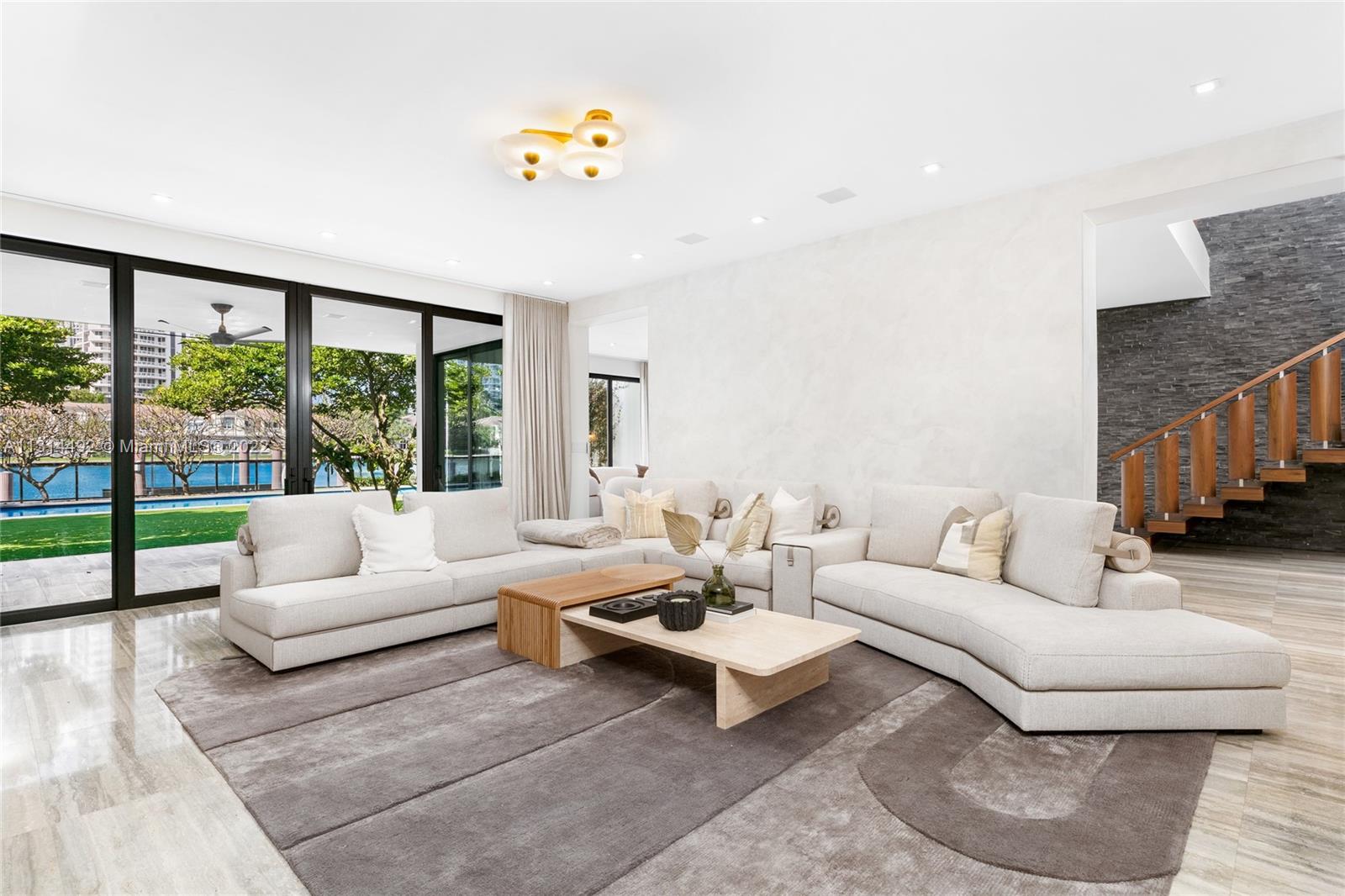 GOLDEN BEACH SEC F - Residential