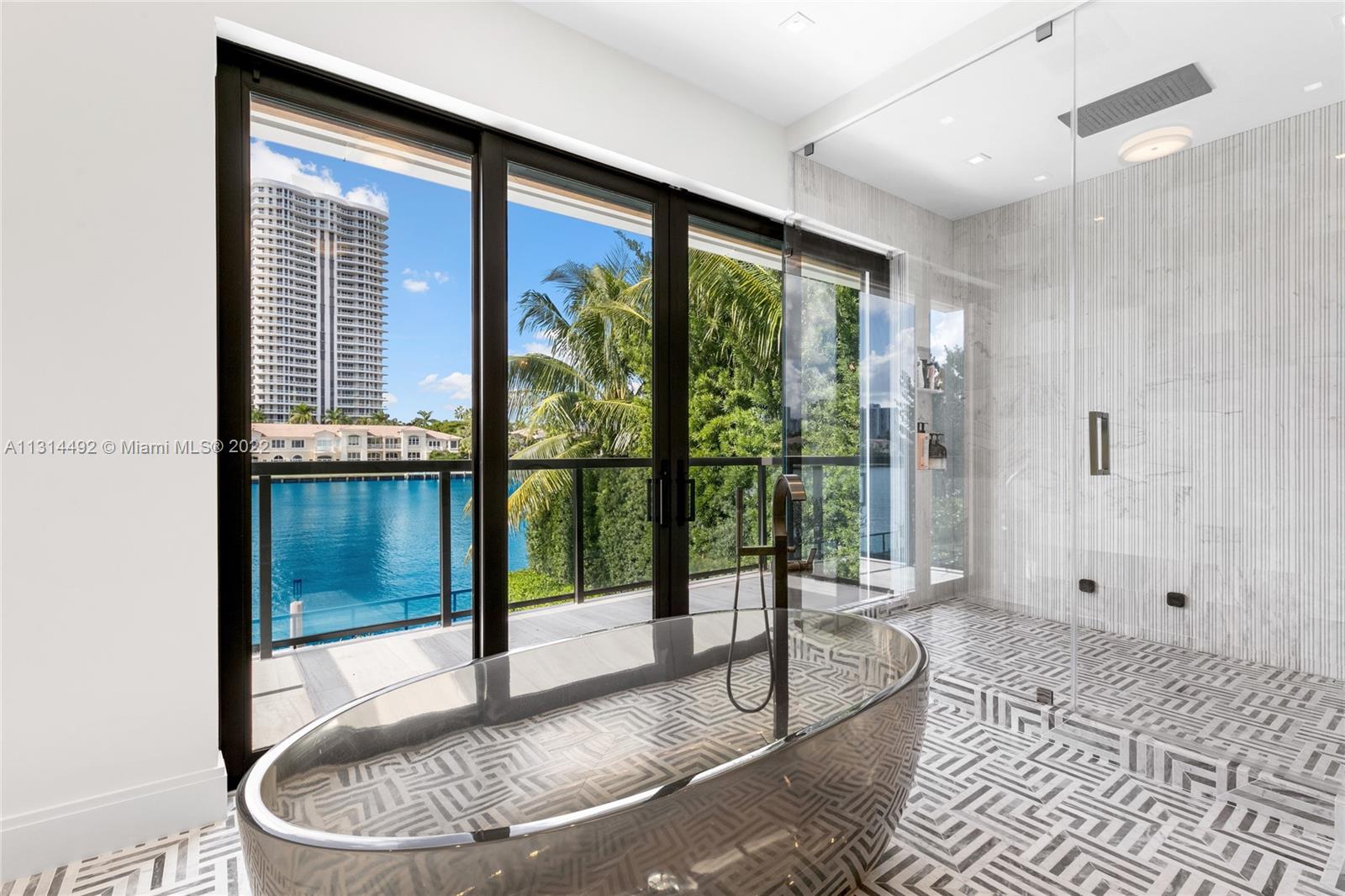 GOLDEN BEACH SEC F - Residential