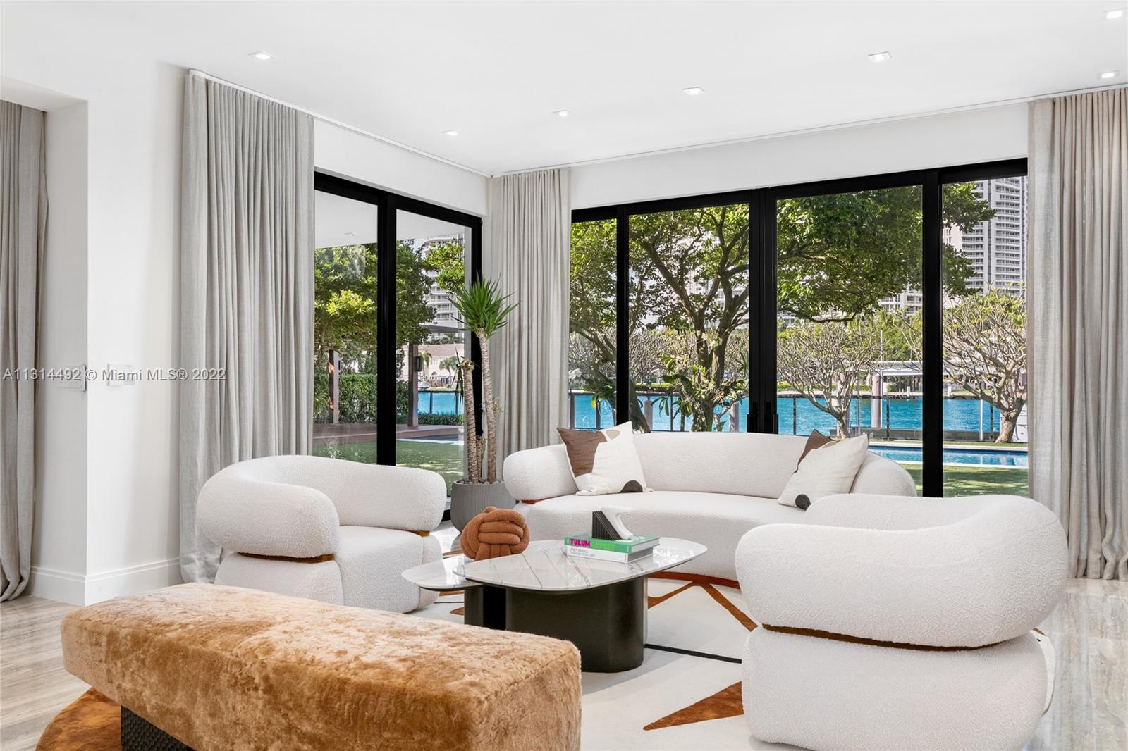 GOLDEN BEACH SEC F - Residential