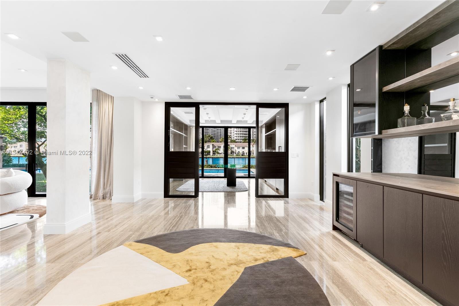 GOLDEN BEACH SEC F - Residential