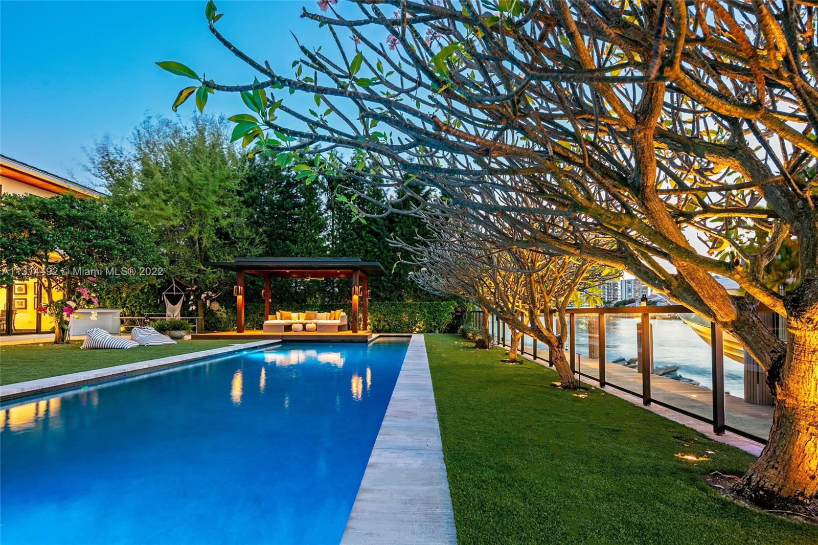 GOLDEN BEACH SEC F - Residential