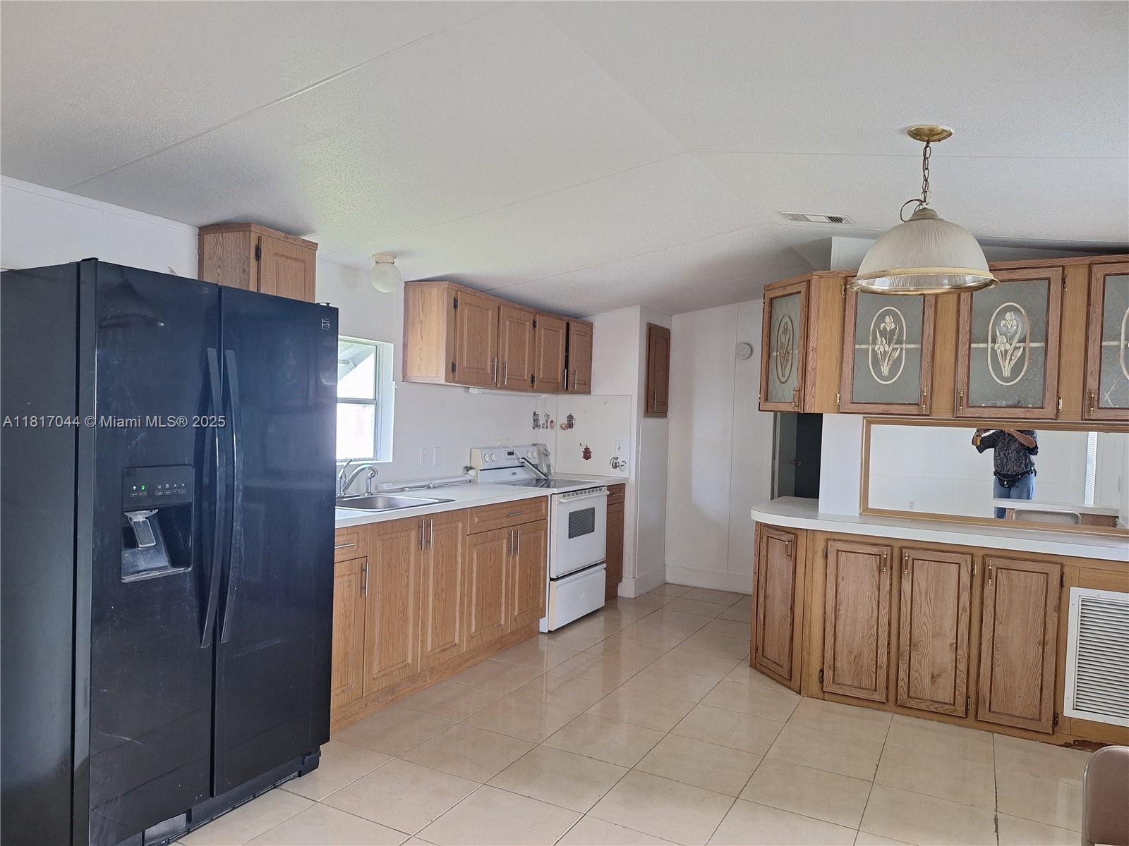 GATEWAY WEST CONDO - Residential