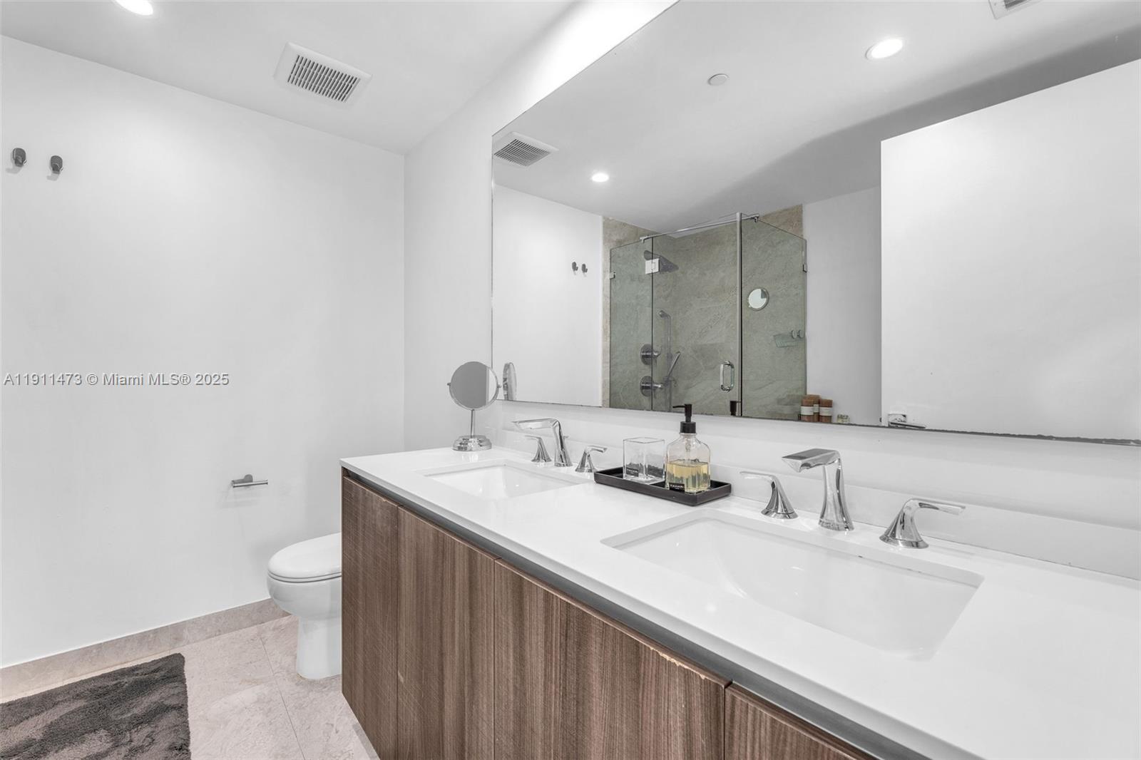 ARIA ON THE BAY CONDO - Residential