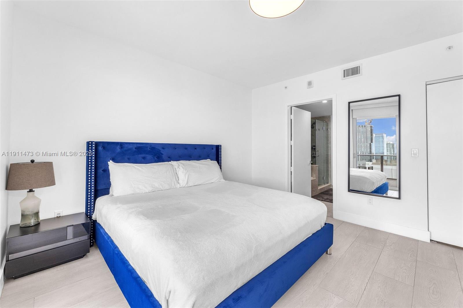 ARIA ON THE BAY CONDO - Residential