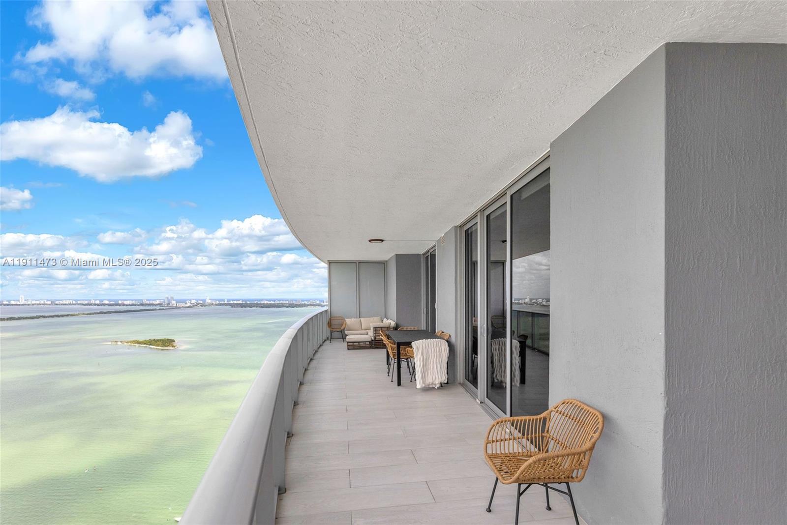 ARIA ON THE BAY CONDO - Residential
