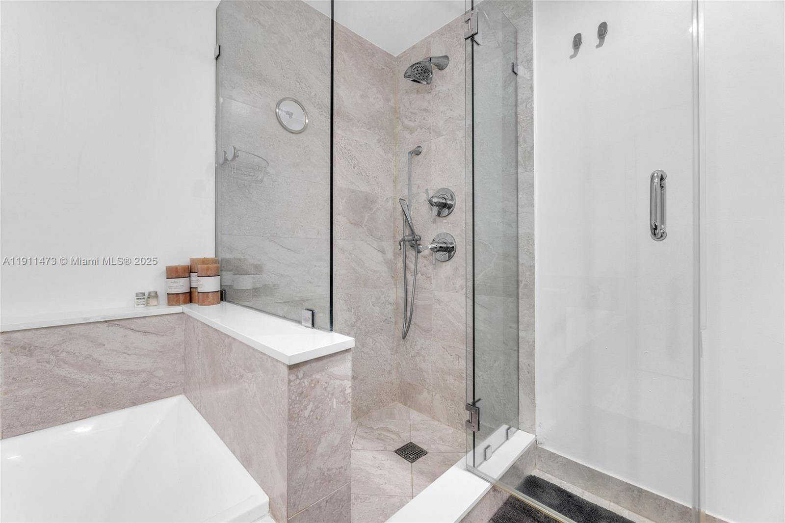 ARIA ON THE BAY CONDO - Residential