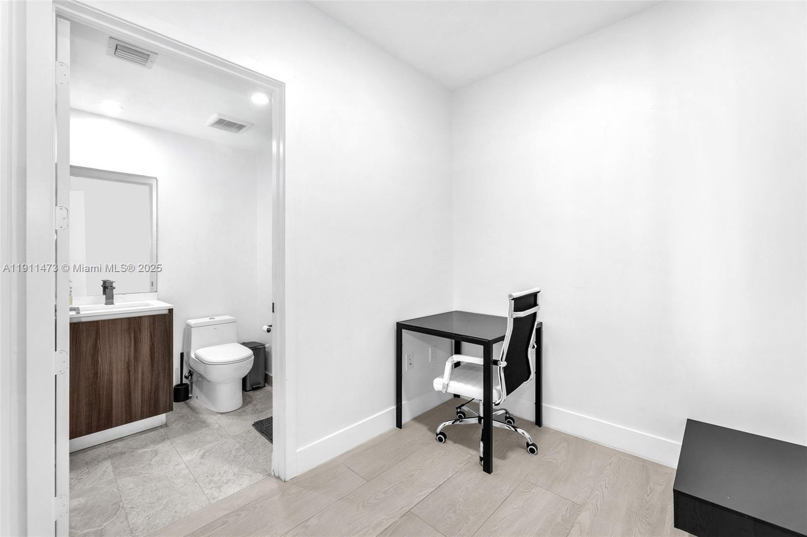 ARIA ON THE BAY CONDO - Residential