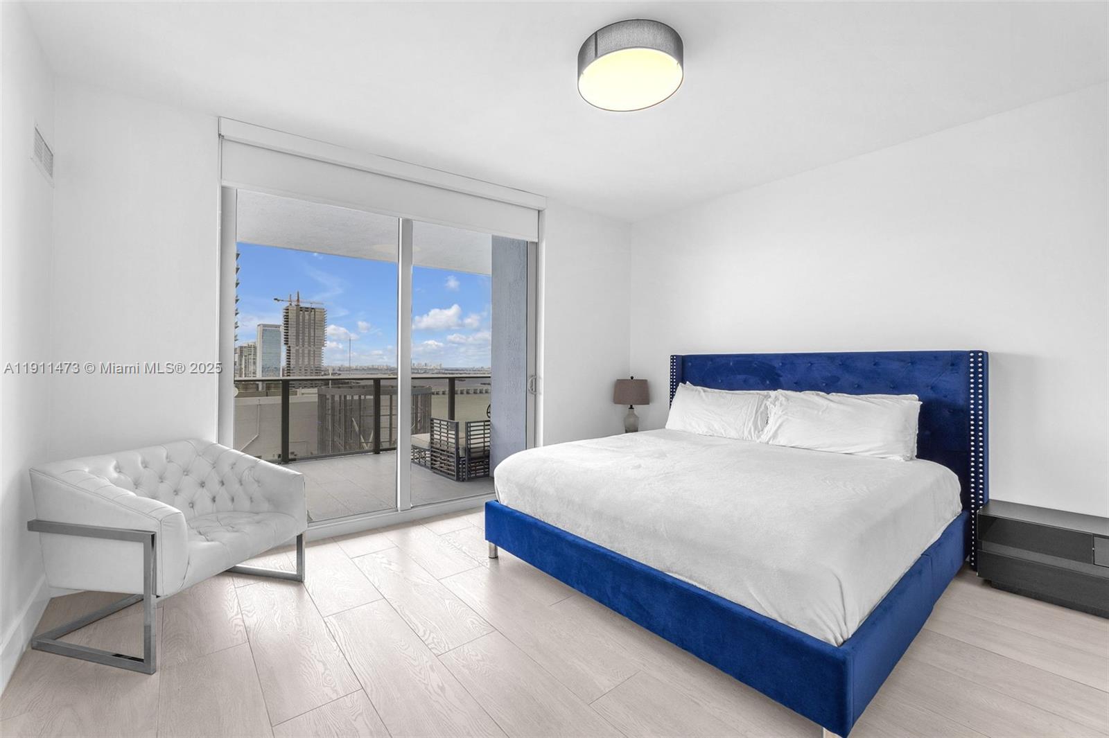 ARIA ON THE BAY CONDO - Residential